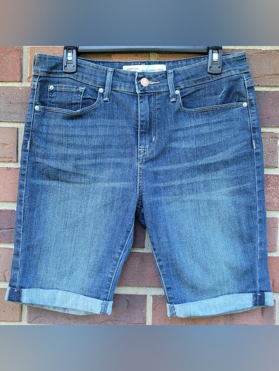 Levi's Pants - Levi's Mid Rise Bermuda Shorts Rolled Hem Size 12, Measures 32W